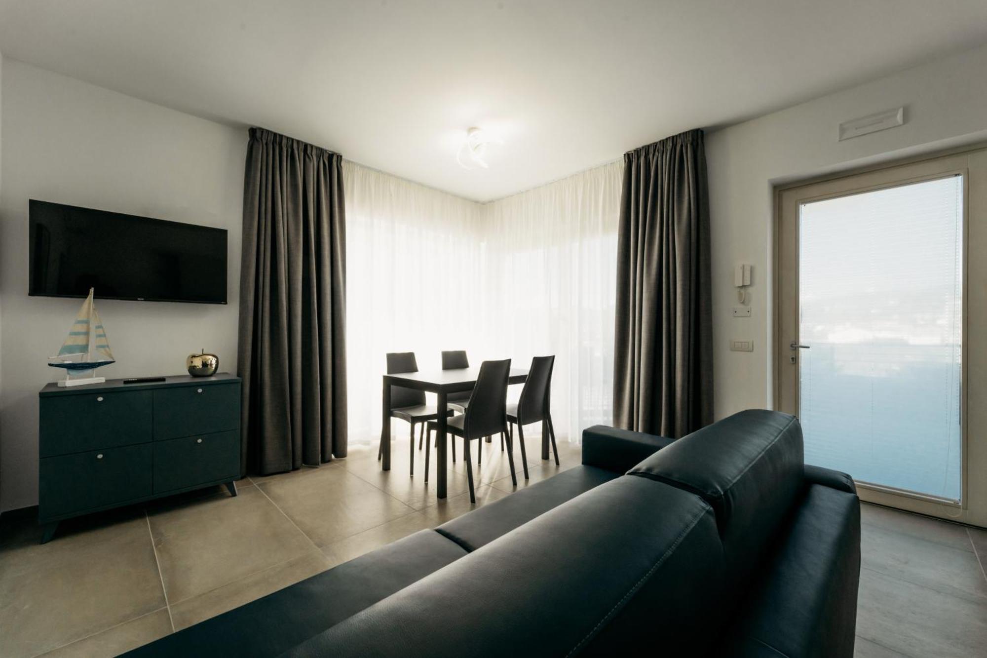 Apartments Monsurei, Lake View Бардолино Экстерьер фото