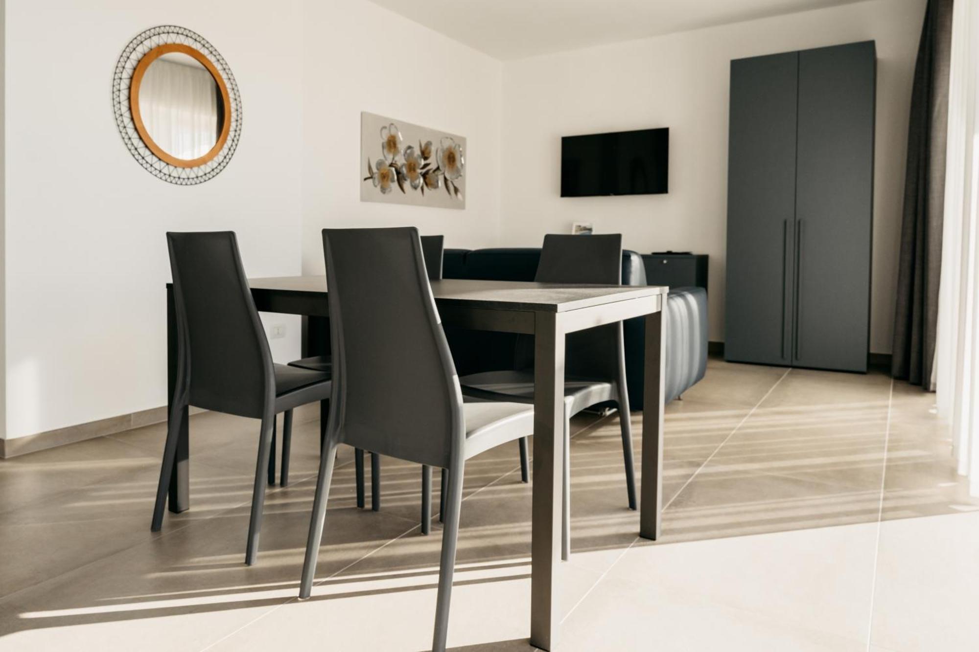 Apartments Monsurei, Lake View Бардолино Экстерьер фото