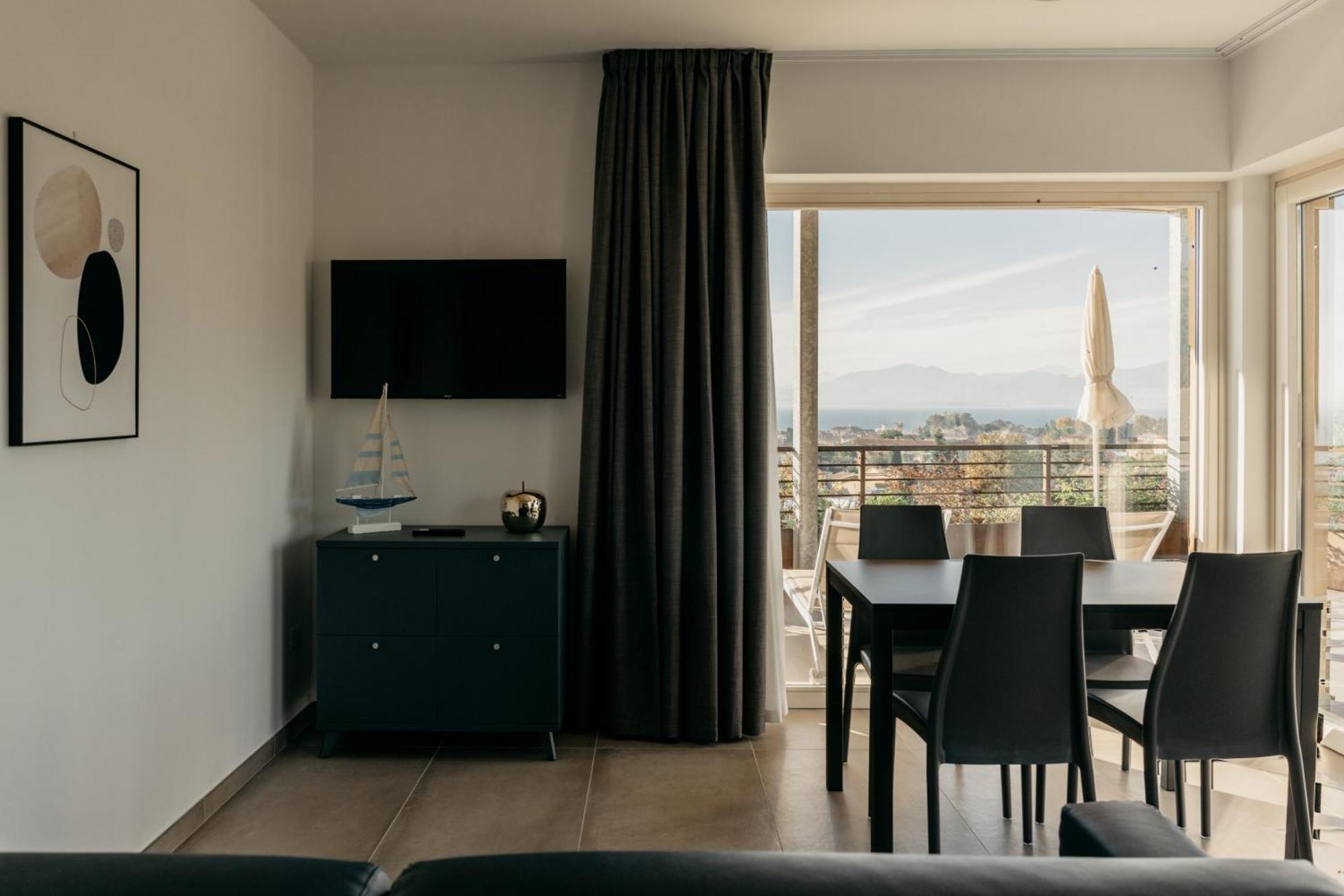 Apartments Monsurei, Lake View Бардолино Экстерьер фото