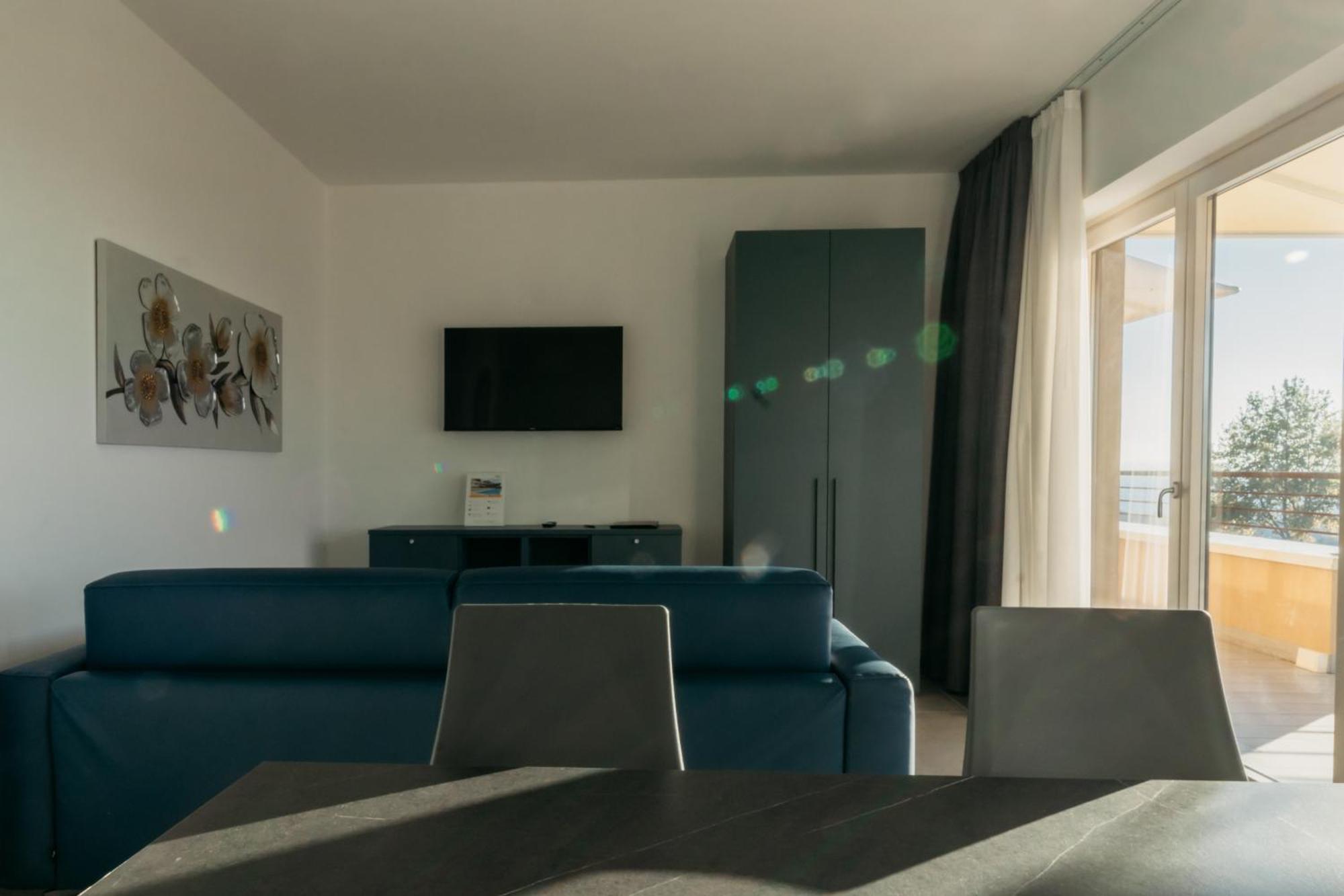 Apartments Monsurei, Lake View Бардолино Экстерьер фото