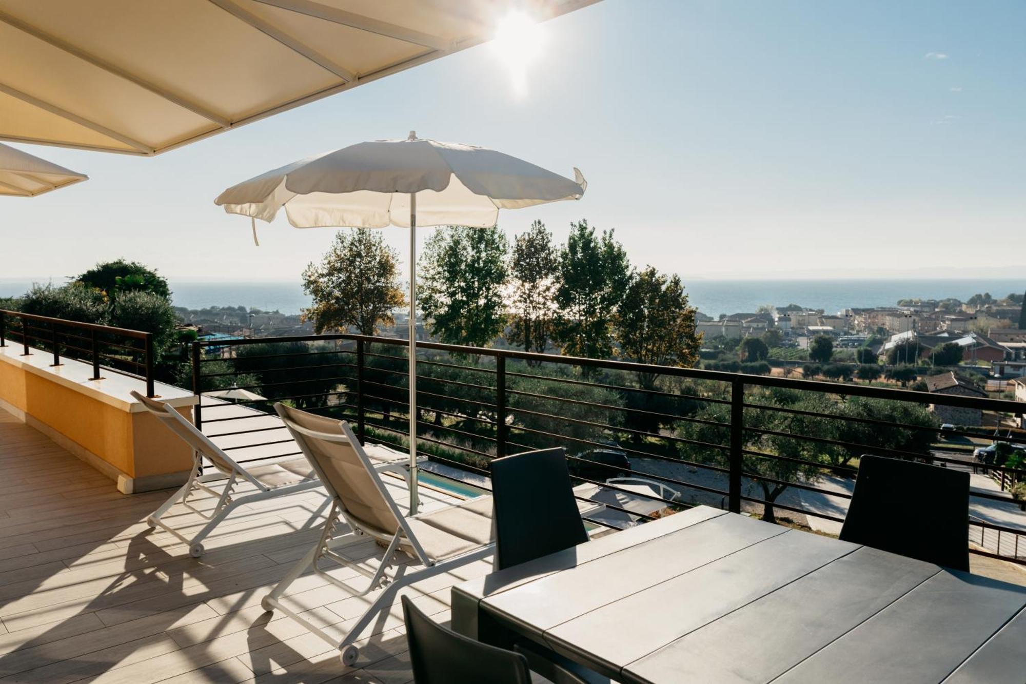 Apartments Monsurei, Lake View Бардолино Экстерьер фото