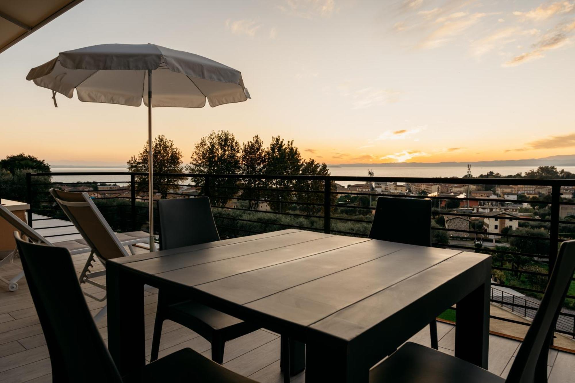 Apartments Monsurei, Lake View Бардолино Экстерьер фото