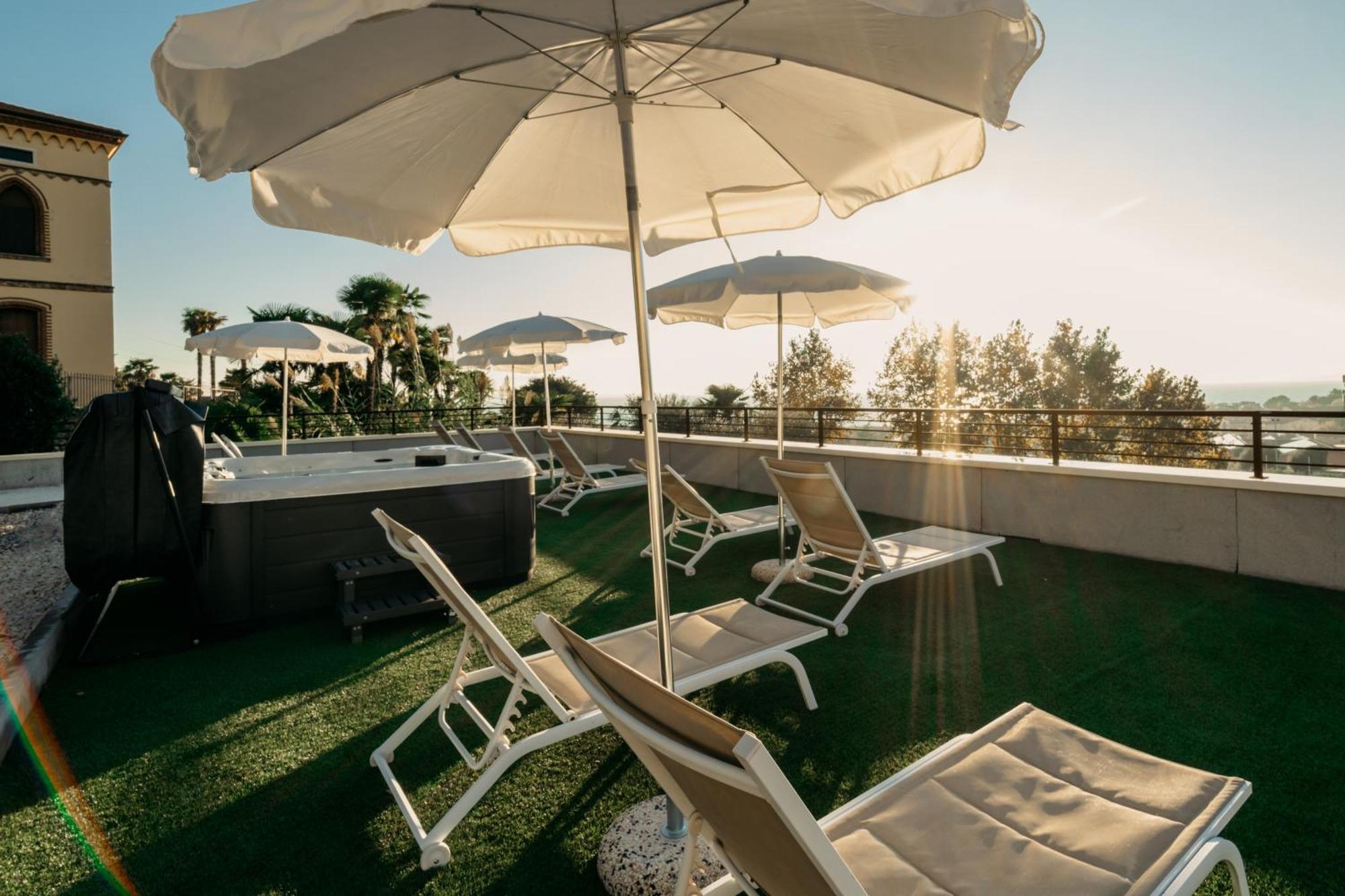 Apartments Monsurei, Lake View Бардолино Экстерьер фото