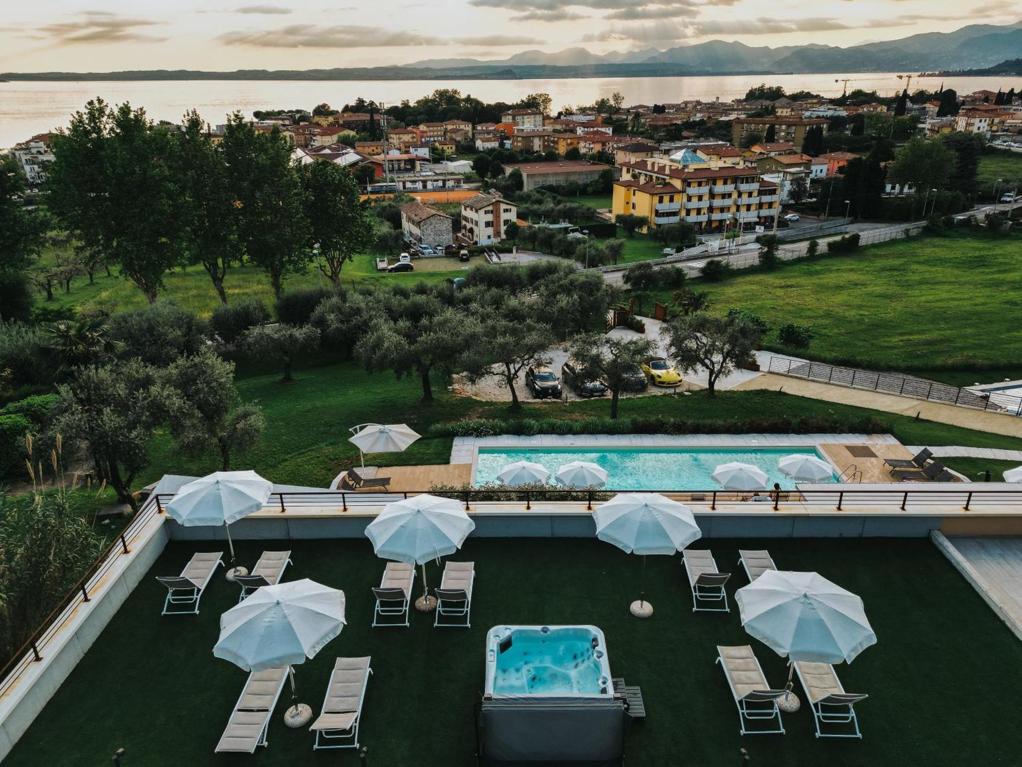 Apartments Monsurei, Lake View Бардолино Экстерьер фото