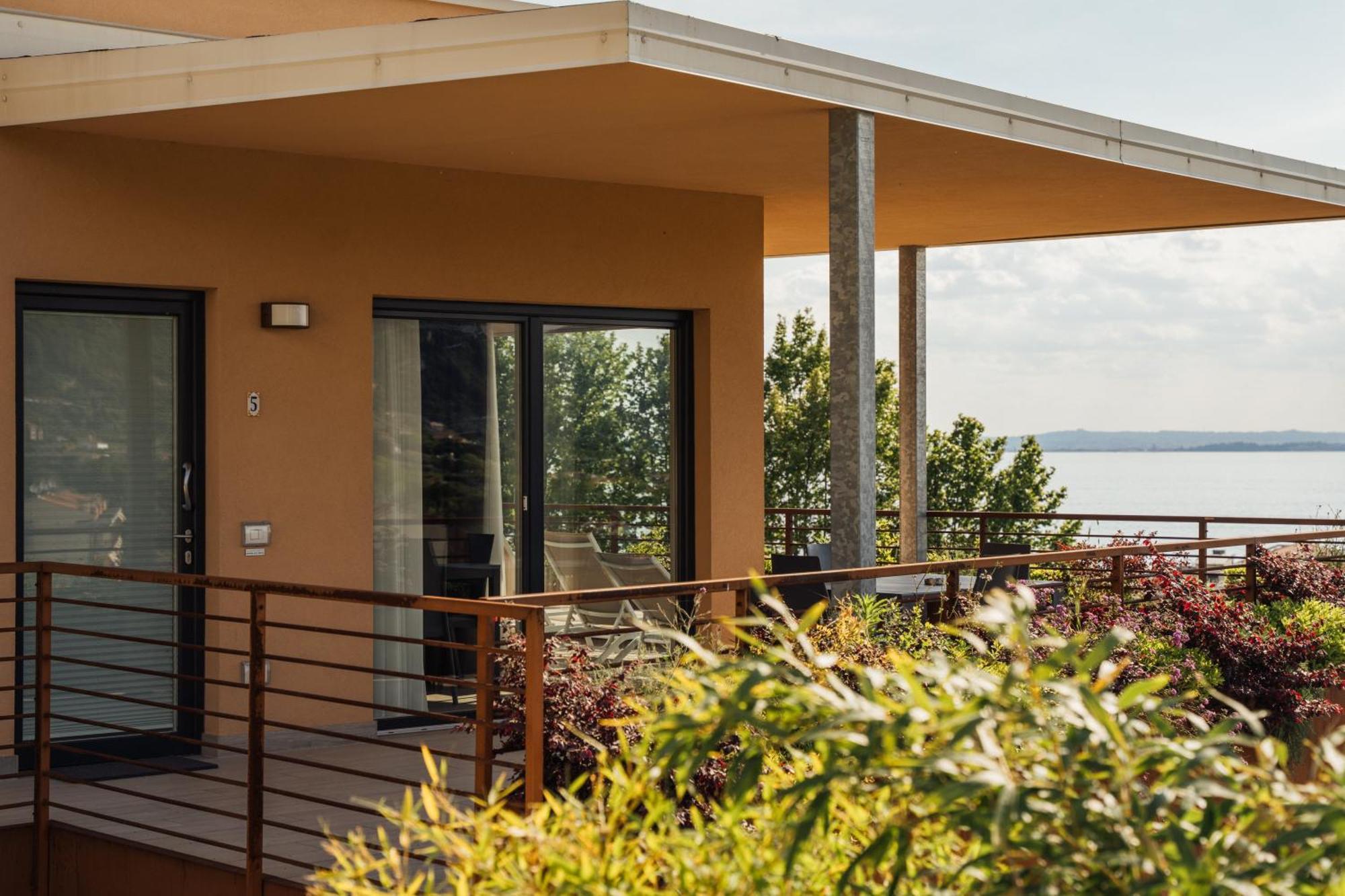Apartments Monsurei, Lake View Бардолино Экстерьер фото
